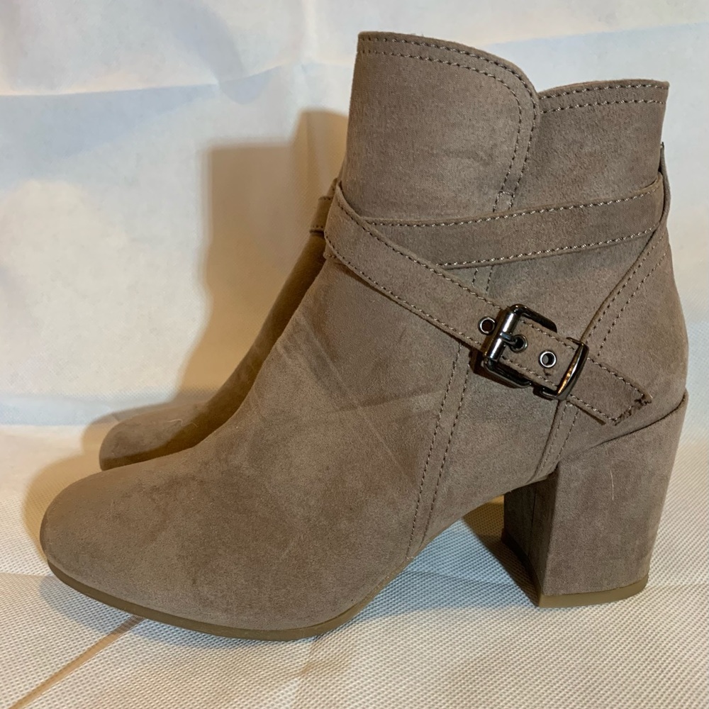 Madden Girl Rightonn Booties Taupe Vegan 7.5